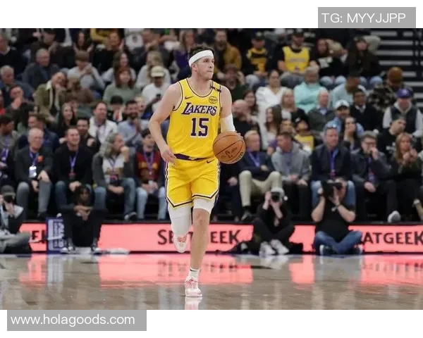 Shams：詹姆斯与马克西拉文训练时最初感到背部不适 随后做了检查