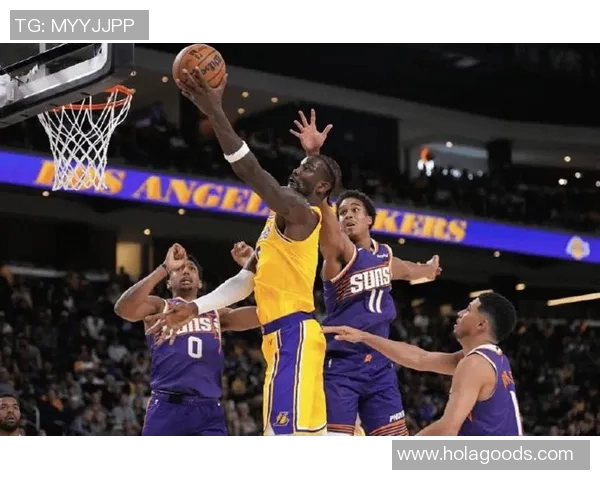 勇士力克湖人 取得新赛季开门红 勇士力克湖人 取得新赛季开门红