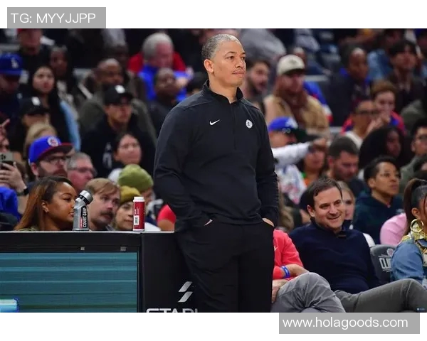 卢谈交易截止日临近：应该不会有太大变动 我认为我们会保持现状